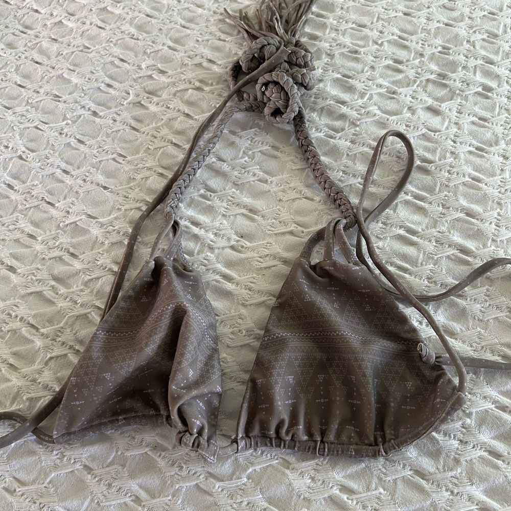 Tori Praver Swimsuit Top Size Small  In used condition